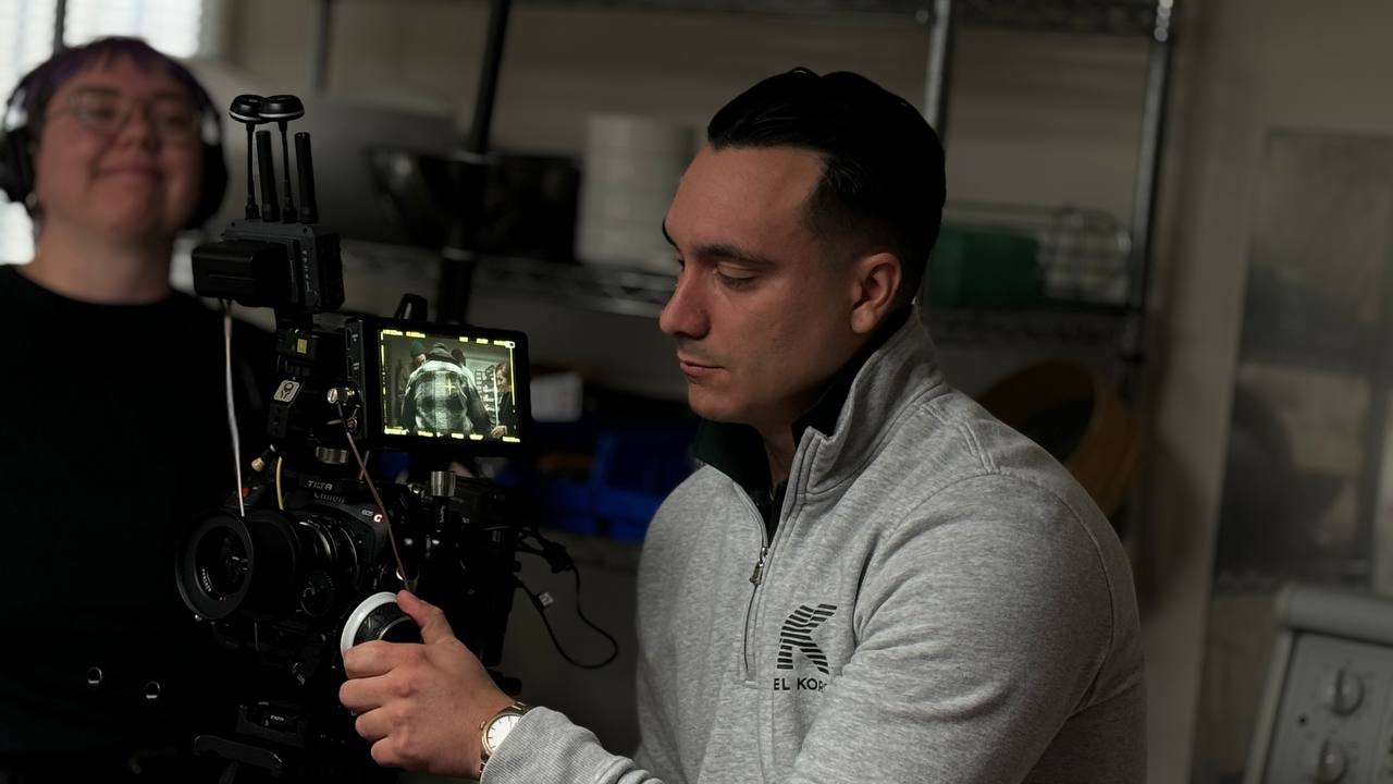 Behind the scenes 4